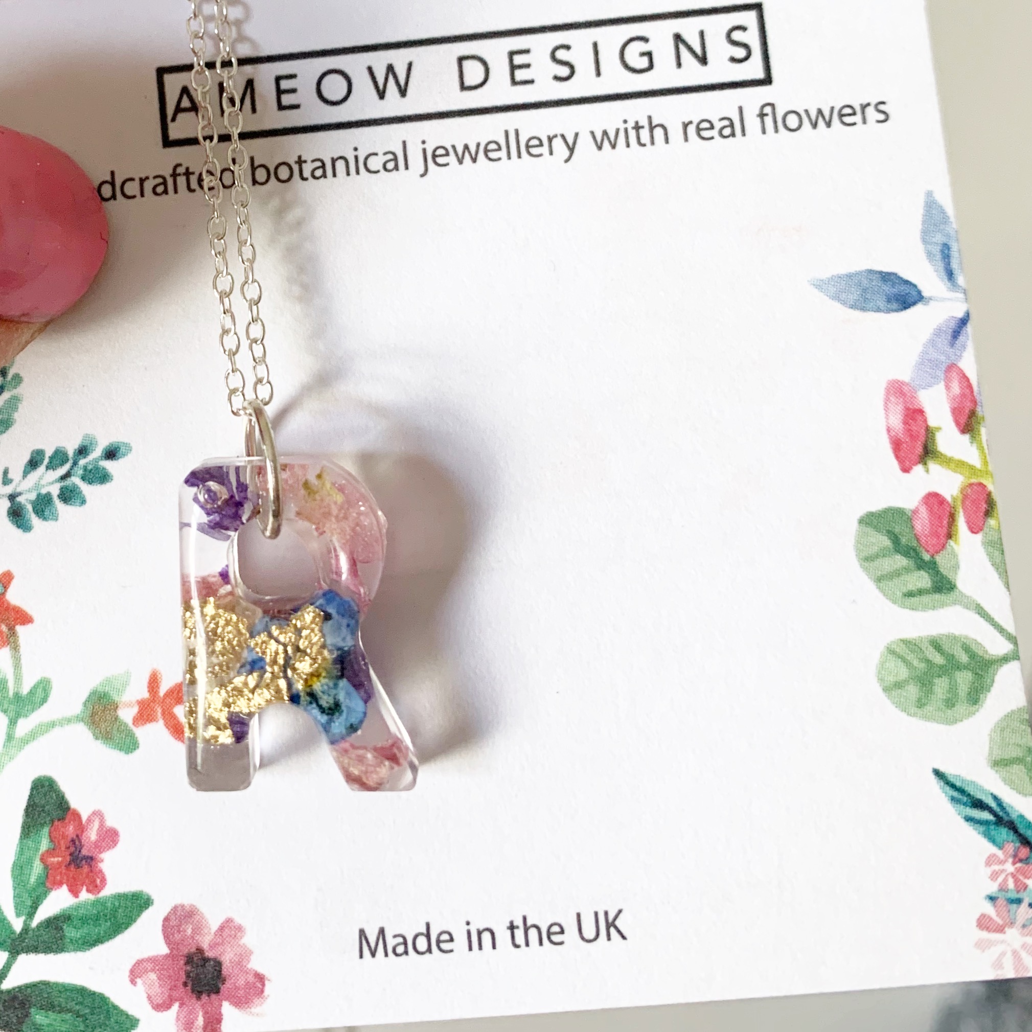 Resin clearance initial necklace